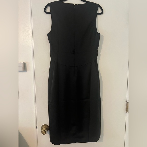 Banana Republic Elegant Black Sleeveless Dress with cowl neckline size 6 (E120) - Picture 8 of 16